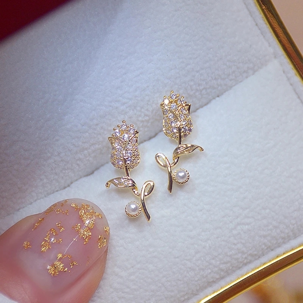 14k gold diamond rose earrings - Picture 4 of 4